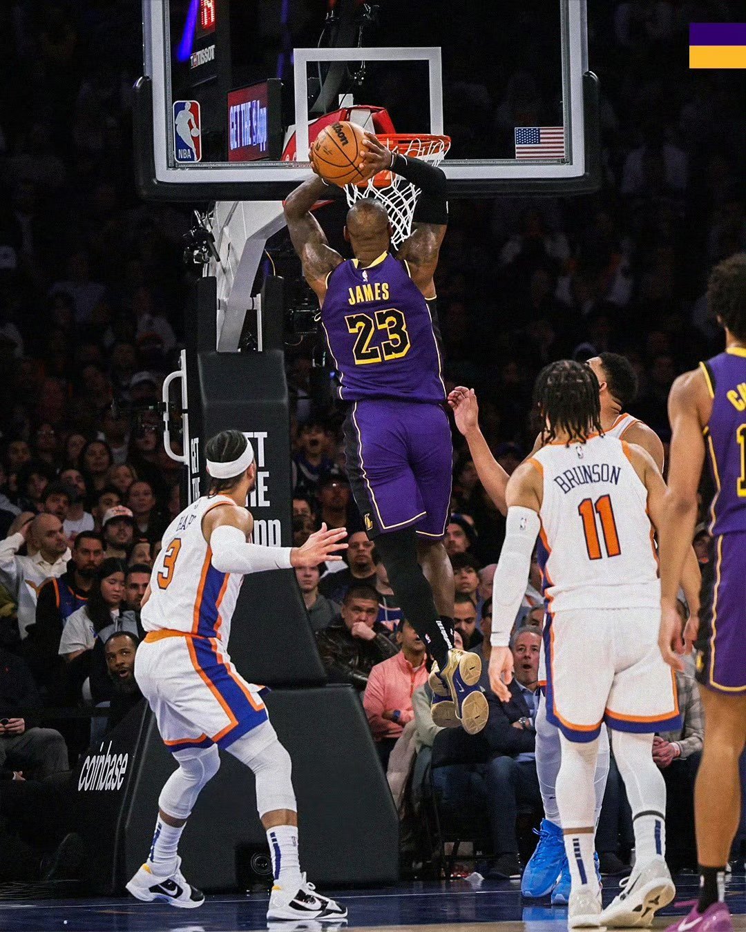 开云首页体验-公牛观众热烈欢呼！，詹姆斯迎来十二赛季出色发挥赛场气氛高涨的简单介绍