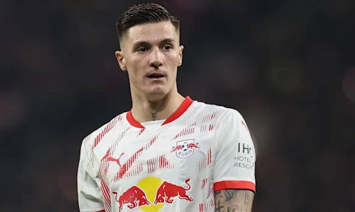 开云平台中国-关于出色发挥引发热议！，哈兰德在曼联比赛中出色发挥观众掌声雷动的信息